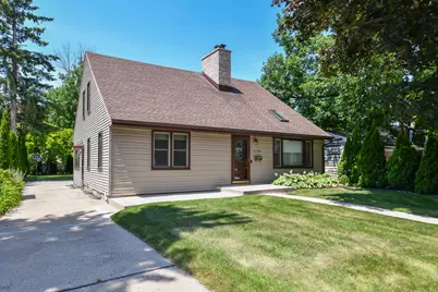 5769 N River Forest Dr, Glendale, WI 53209 - Photo 40