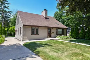 5769 N River Forest Dr, Glendale, WI 53209 - Photo 40