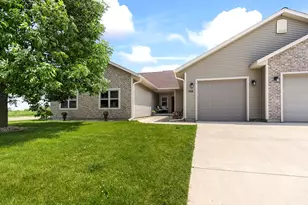 113 Community Dr, Fall River, WI 53932 - Photo 42