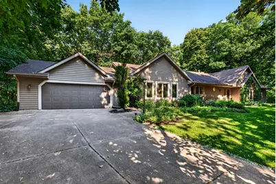 315  Kettle Ct, Slinger, WI 53086 - Photo 2
