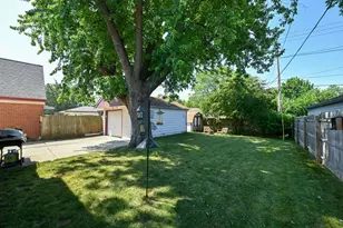 5029 W Fillmore Dr, Milwaukee, WI 53219 - Photo 28