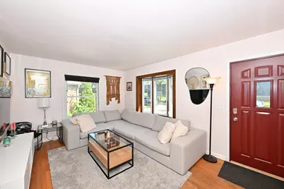5029 W Fillmore Dr, Milwaukee, WI 53219 - Photo 6