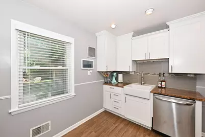 5029 W Fillmore Dr, Milwaukee, WI 53219 - Photo 14
