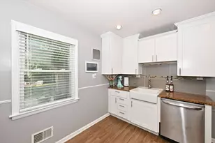 5029 W Fillmore Dr, Milwaukee, WI 53219 - Photo 14