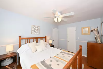 5029 W Fillmore Dr, Milwaukee, WI 53219 - Photo 16