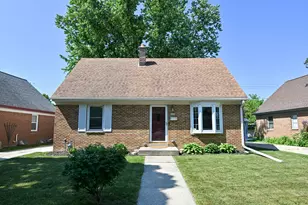 5029 W Fillmore Dr, Milwaukee, WI 53219 - Photo 2