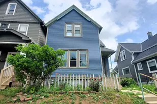 1028 S 32nd St, Milwaukee, WI 53215 - Photo 2