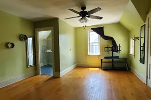 1028 S 32nd St, Milwaukee, WI 53215 - Photo 10