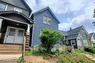 1028 S 32nd St, Milwaukee, WI 53215 - Photo 8