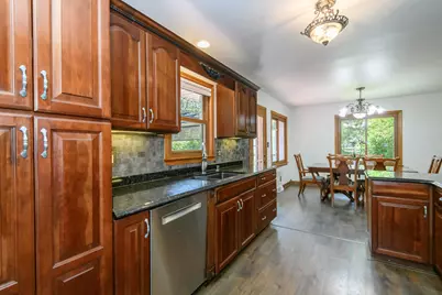 W155N5414  Balsam Dr, Menomonee Falls, WI 53051 - Photo 16