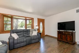 W155N5414 Balsam Dr, Menomonee Falls, WI 53051 - Photo 6