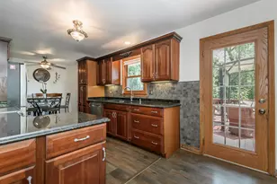 W155N5414 Balsam Dr, Menomonee Falls, WI 53051 - Photo 12