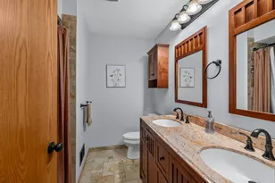 N115W19979 Woodland Dr, Germantown, WI 53022 - Photo 12
