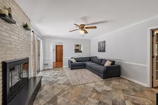 N115W19979 Woodland Dr, Germantown, WI 53022 - Photo 10