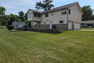 1806 E Rd 3, Milton, WI 53534 - Photo 2