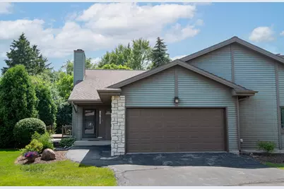 N81W13163  Country Terrace Ln, Menomonee Falls, WI 53051 - Photo 32