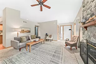 N81W13163 Country Terrace Ln, Menomonee Falls, WI 53051 - Photo 6