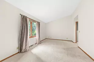 N81W13163 Country Terrace Ln, Menomonee Falls, WI 53051 - Photo 18