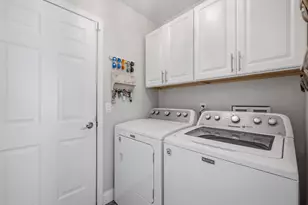 390 Garrison Dr, Lake Geneva, WI 53147 - Photo 8
