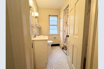 528 N 63rd St, Wauwatosa, WI 53213 - Photo 14