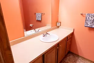W173N7930 Bluejay Ct, Menomonee Falls, WI 53051 - Photo 20