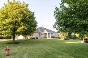 W173N7930 Bluejay Ct, Menomonee Falls, WI 53051 - Photo 36