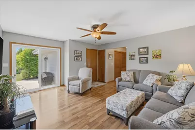 920  Cedar Ct, Port Washington, WI 53074 - Photo 12