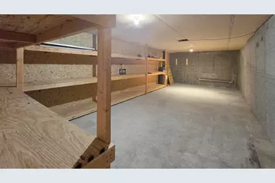 215 S 11 St, Oostburg, WI 53070 - Photo 32