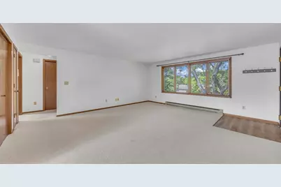 215 S 11 St, Oostburg, WI 53070 - Photo 10