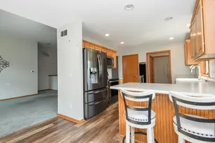 1610 E Kyle Ln, Beloit, WI 53511 - Photo 6