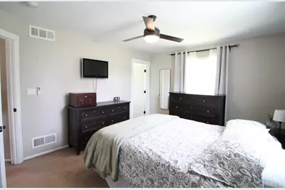 1408 W Zedler Ln, Mequon, WI 53092 - Photo 32