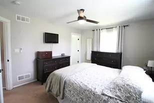 1408 W Zedler Ln, Mequon, WI 53092 - Photo 32
