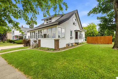 1437  Main St, Racine, WI 53182 - Photo 2