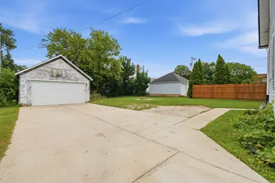 1437  Main St, Racine, WI 53182 - Photo 36