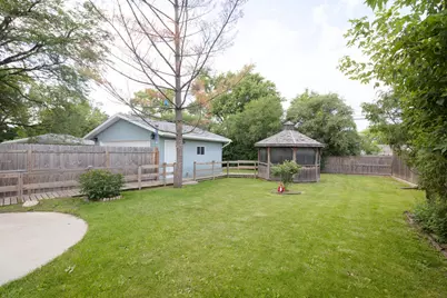 N89W15242  Cleveland Ave, Menomonee Falls, WI 53051 - Photo 2