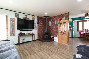 N89W15242 Cleveland Ave, Menomonee Falls, WI 53051 - Photo 6