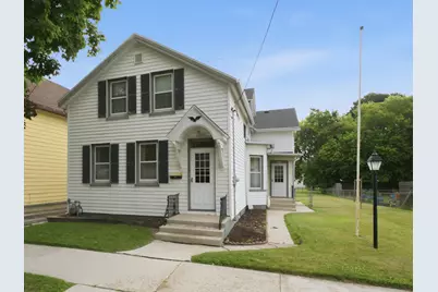 1209 S 11th St, Manitowoc, WI 54220 - Photo 1
