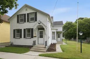 1209 S 11th St, Manitowoc, WI 54220 - Photo 1