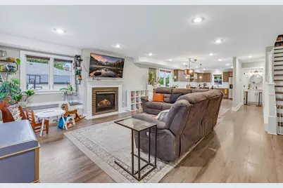 3733 E Birchwood Ave, Cudahy, WI 53110 - Photo 8