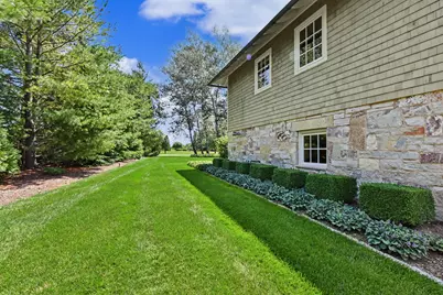 12138 N River Rd, Mequon, WI 53092 - Photo 12