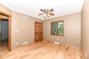 422 Eastern Trail, Mukwonago, WI 53149 - Photo 28