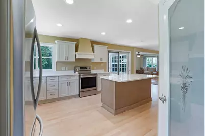 12800  Elmwood Rd, Elm Grove, WI 53122 - Photo 10