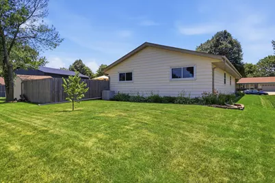 2220 E Hickory Dr, Oak Creek, WI 53154 - Photo 38