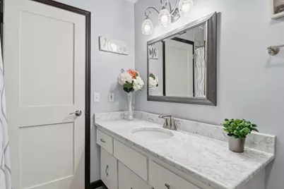 2220 E Hickory Dr, Oak Creek, WI 53154 - Photo 26