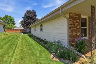 2220 E Hickory Dr, Oak Creek, WI 53154 - Photo 40
