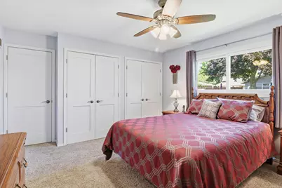 2220 E Hickory Dr, Oak Creek, WI 53154 - Photo 20