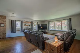 8146 W Raymond Ln, West Allis, WI 53219 - Photo 14