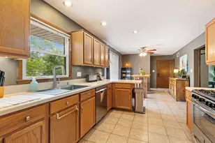 8031 S 59th St, Franklin, WI 53132 - Photo 4