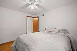 12130 W Chambers St, Wauwatosa, WI 53222 - Photo 24