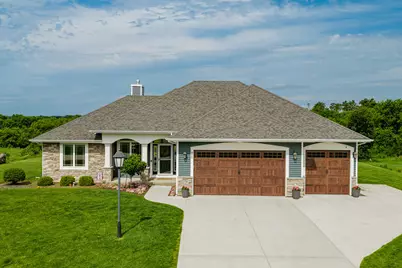 810  Westwind Dr, Eagle, WI 53119 - Photo 4